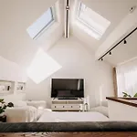 Luxe House For 4 Personen - Free Parking - 2br Casa vacanze