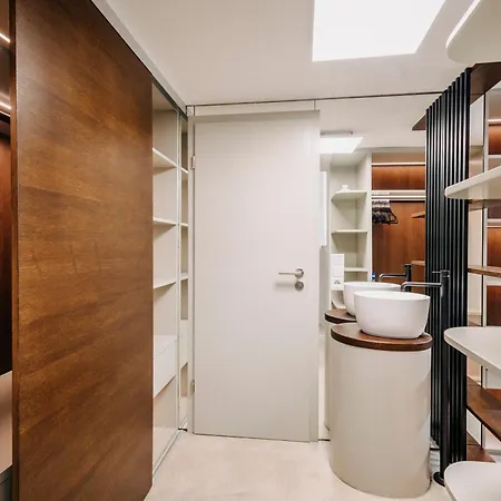 Luxe House For 4 Personen - Free Parking - 2br * Neuss