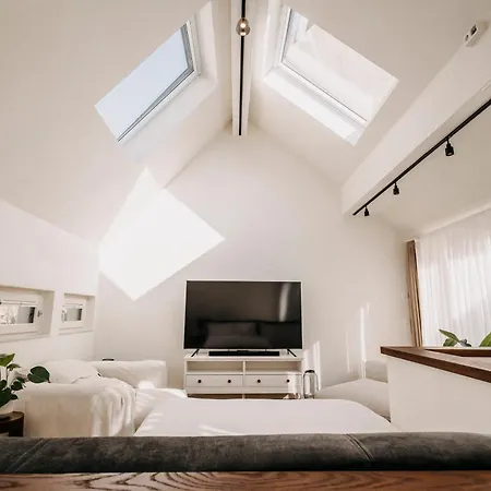 Luxe House For 4 Personen - Free Parking - 2br Prázdninový dům