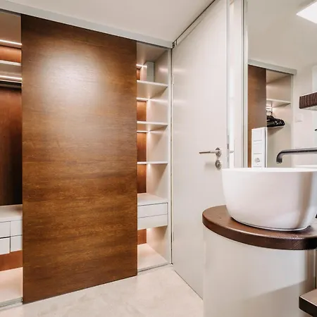 Luxe House For 4 Personen - Free Parking - 2br Prázdninový dům Neuss