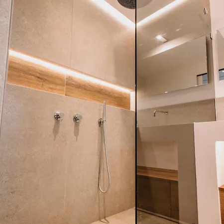 Prázdninový dům Luxe House For 4 Personen - Free Parking - 2br