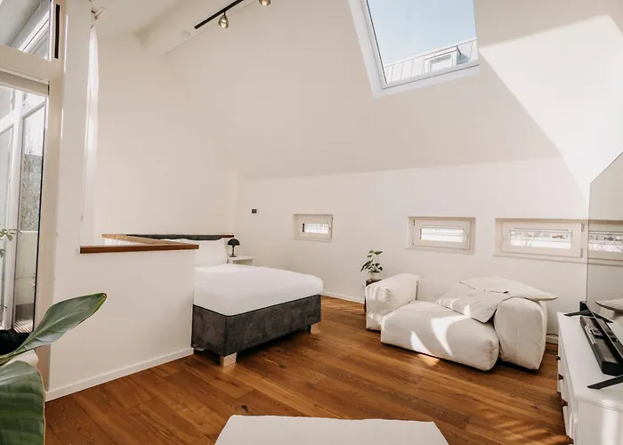 Vakantiehuis Luxe House For 4 Personen - Free Parking - 2br