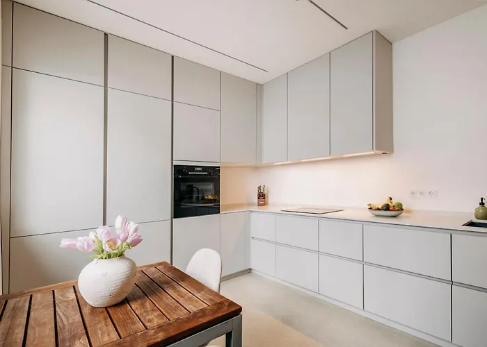 Luxe House For 4 Personen - Free Parking - 2br Vakantiehuis Neuss